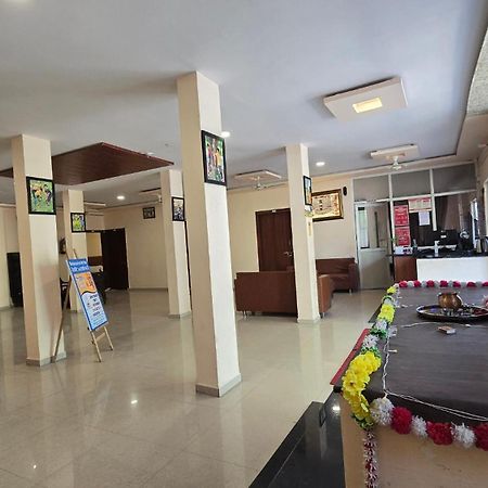 Hotel Maheshwari Green'S ウッジャイン エクステリア 写真