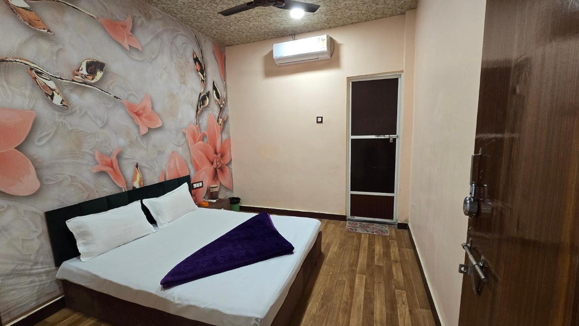 Hotel Maheshwari Green'S ウッジャイン エクステリア 写真