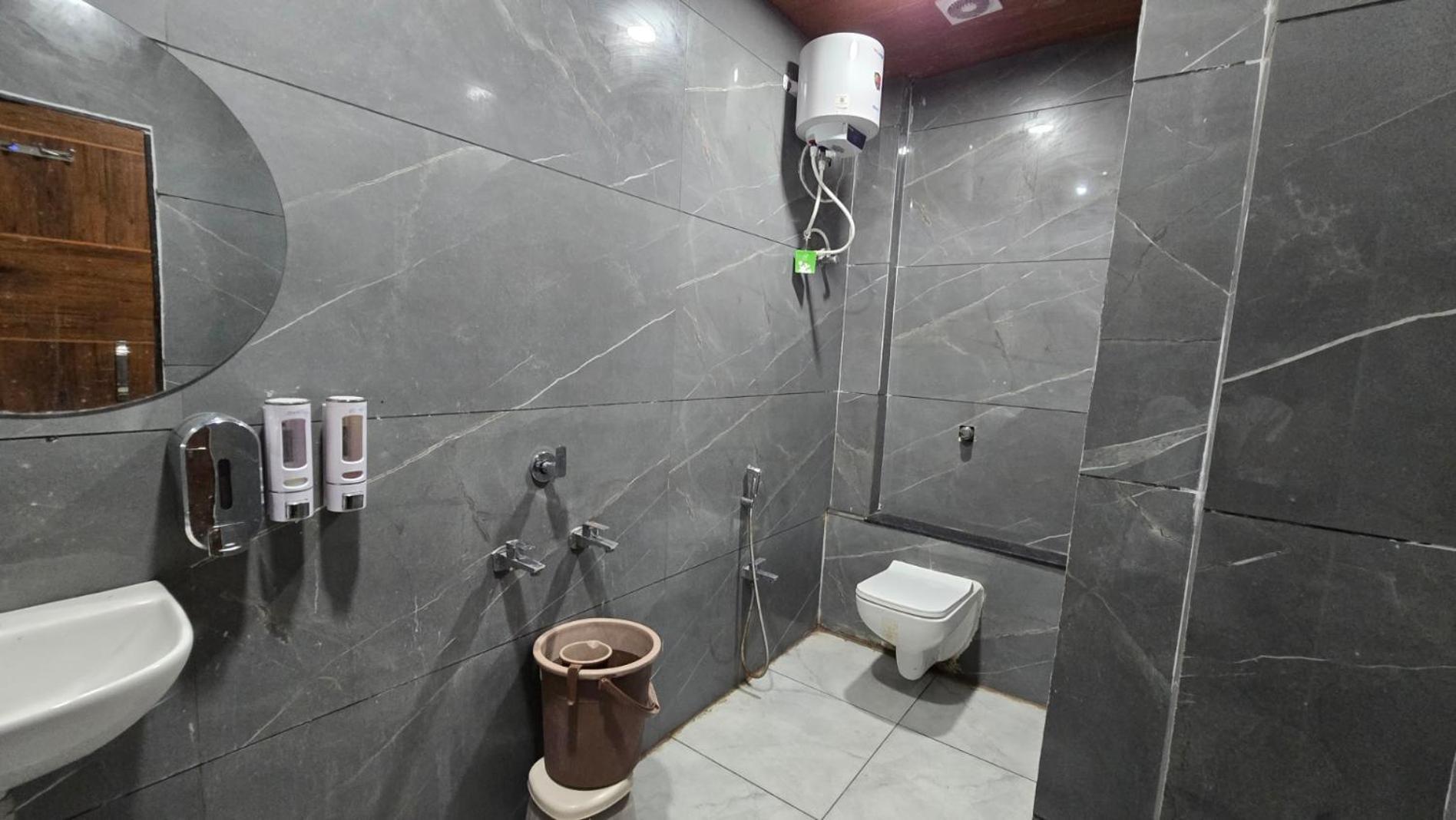 Hotel Maheshwari Green'S ウッジャイン エクステリア 写真
