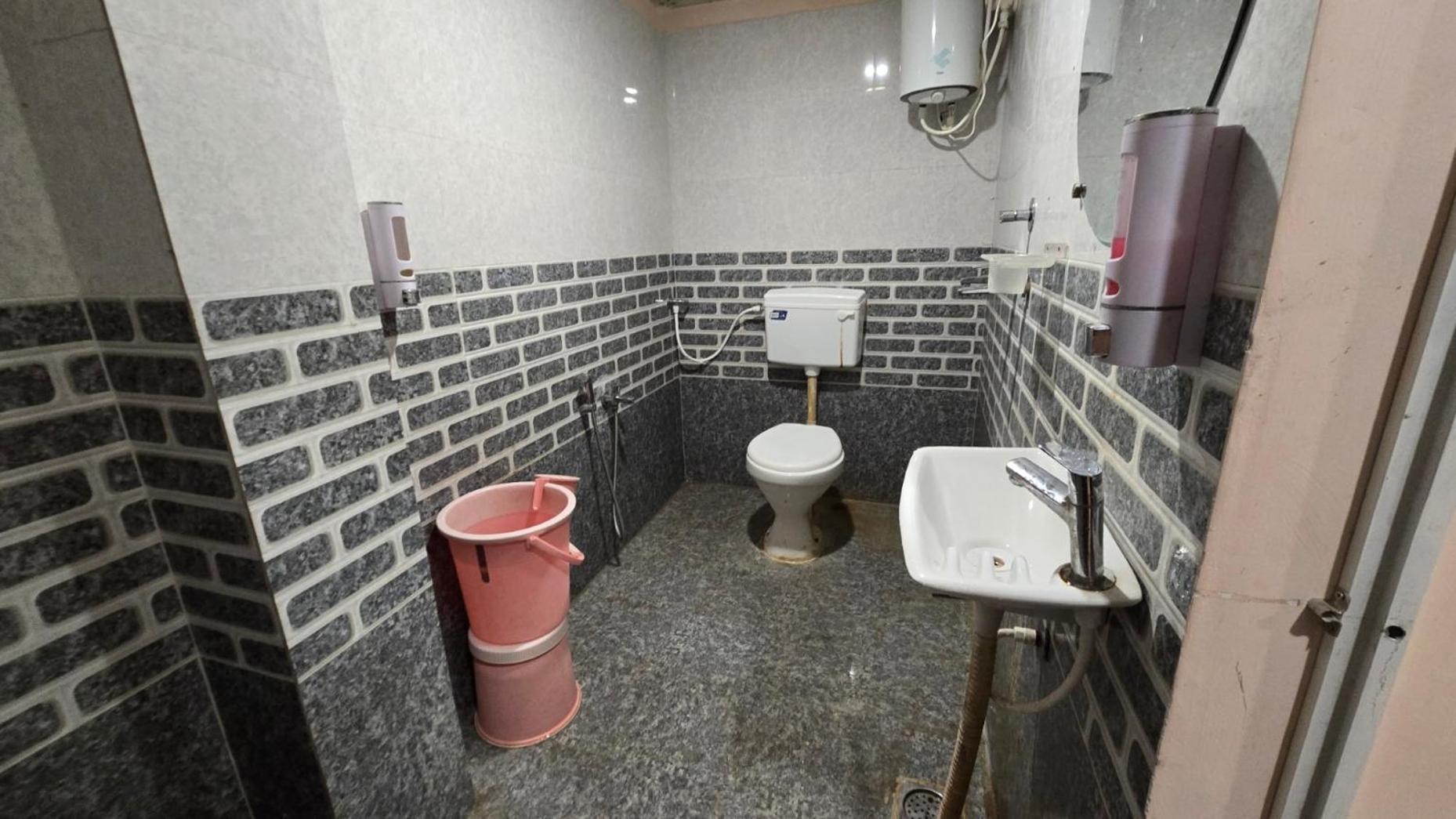 Hotel Maheshwari Green'S ウッジャイン エクステリア 写真