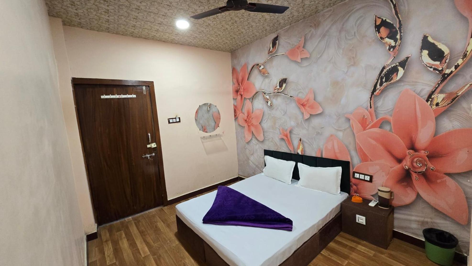 Hotel Maheshwari Green'S ウッジャイン エクステリア 写真