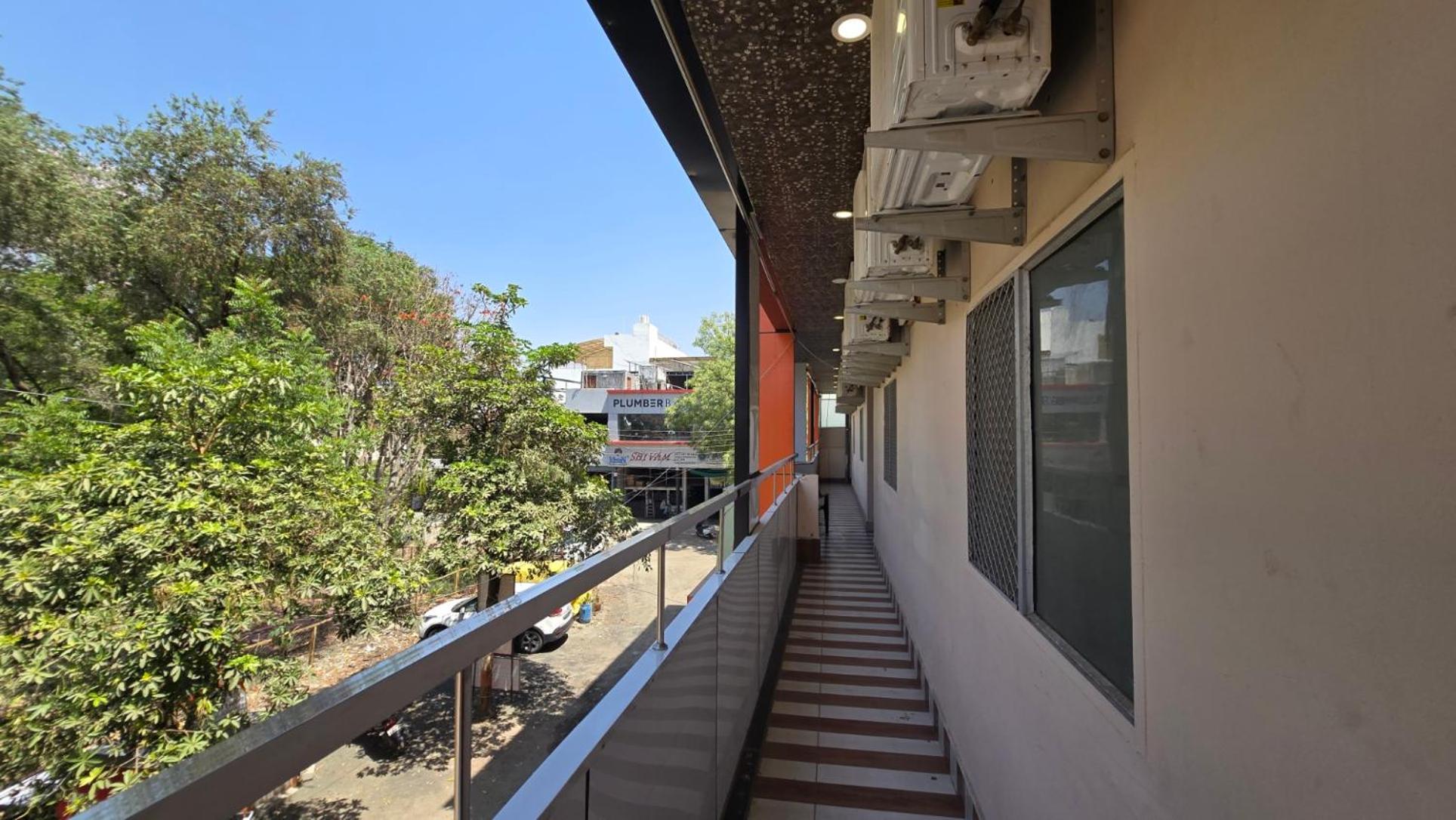 Hotel Maheshwari Green'S ウッジャイン エクステリア 写真